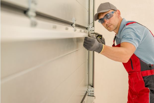 Giel-Garage-Doors-What-to-Expect-During-a-Professional-Residential-Garage-Door-Installation Giel-Garage-Doors-What-to-Expect-During-a-Professional-Residential-Garage-Door-Installation